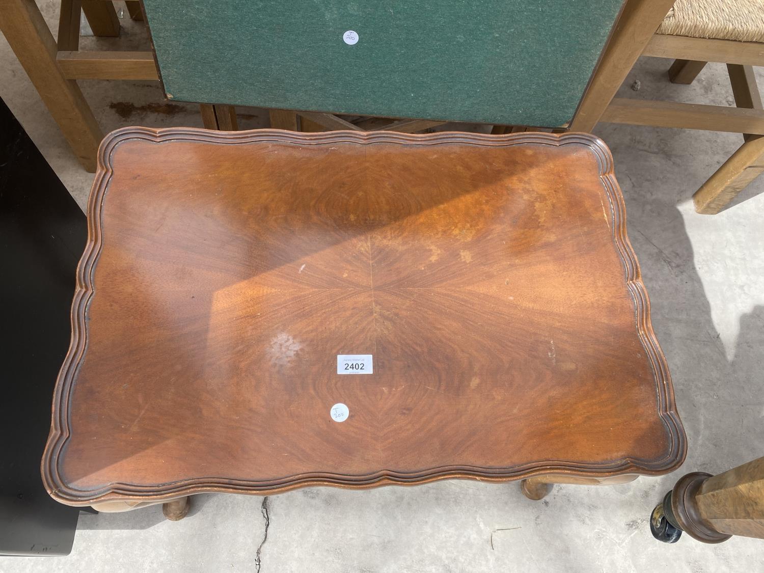 A WALNUT COFFEE TABLE ON CABRIOLE LEGS TOGETHER WITH A CARD TABLE - Image 2 of 4