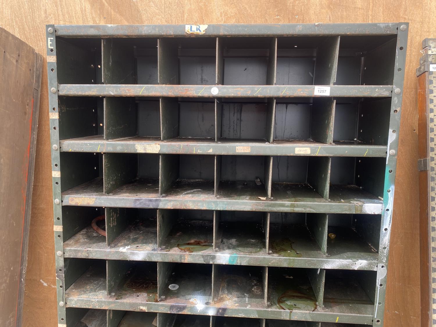 A VINTAGE 72 SECTION PIGEON HOLE STORAGE UNIT - Image 4 of 5