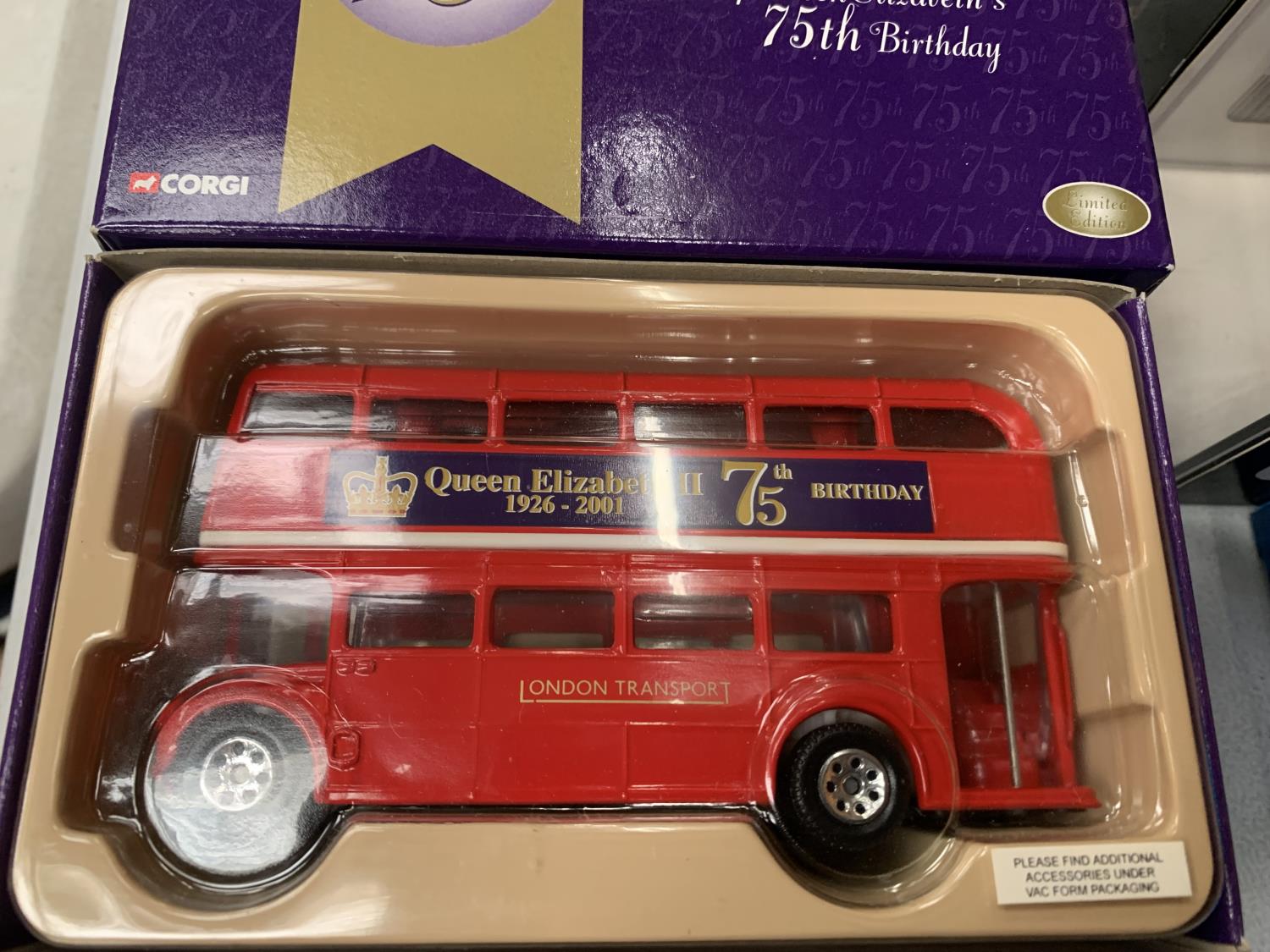 A BOXED CORGI BUS TO MARK THE CELEBRATION OF QUEEN ELIZABETH'S 75TH BIRTHDAY AND A HONG KONG - Image 2 of 3