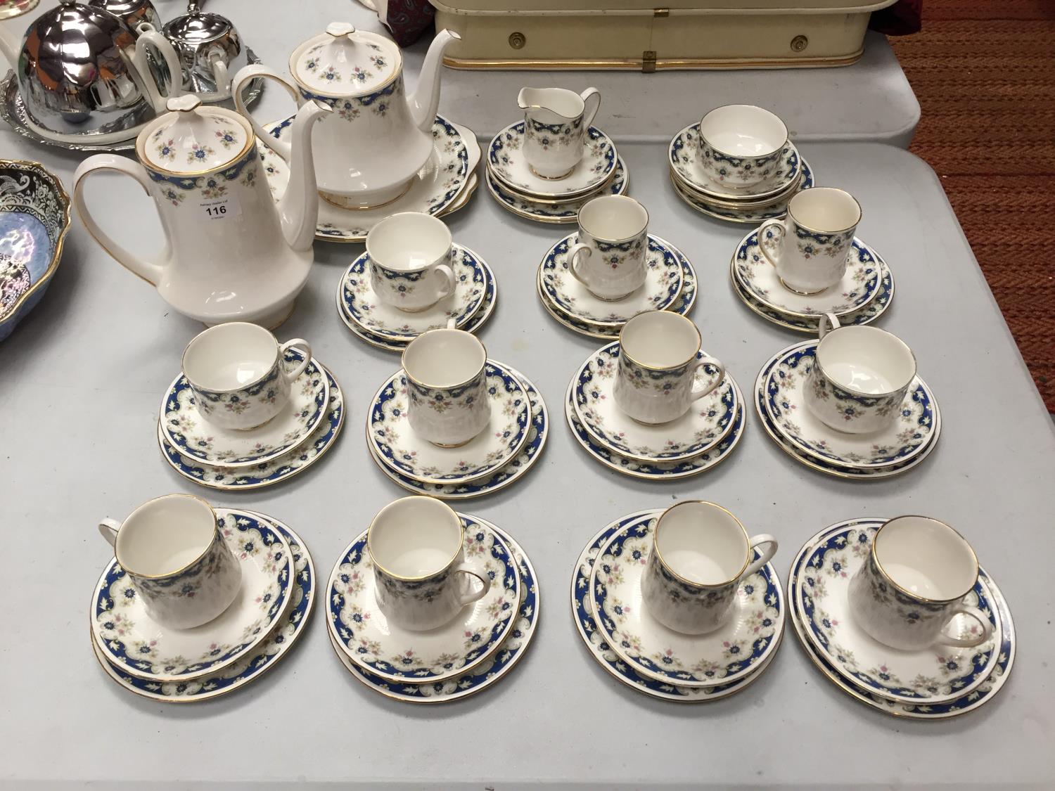 A 'PARAGON' TEA SET. TO INCLUDE CUPS, SAUCERS, TEAPOT AND COFFEE POT