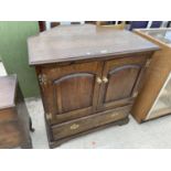 AN ANTIQUE STYLE OAK CORNER TV STAND/CABINET, 36" WIDE