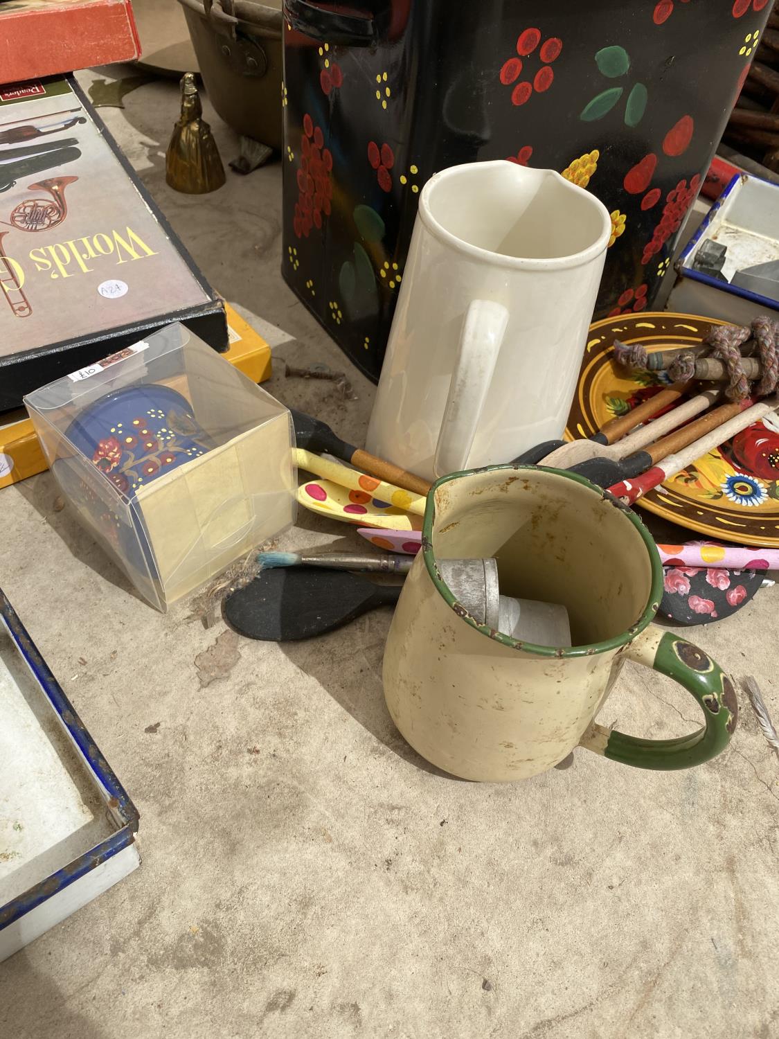 AN ASSORTMENT OF ITEMS TO INCLUDE JUGS, WOODEN SPOONS AND A BREAD BIN ETC - Image 2 of 5