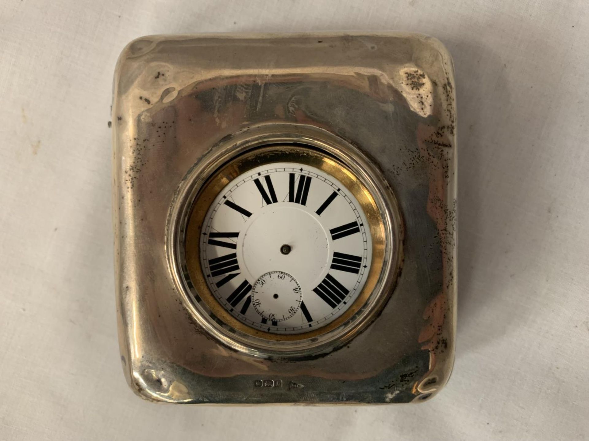 A GOLIATH POCKET WATCH, NO HANDS BUT MOVEMENT WORKING AT TIME OF CATALOGING IN A FITTED WALKER AND