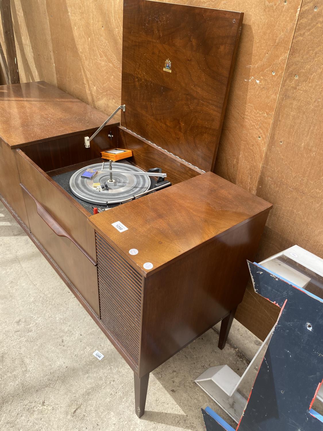 A RETRO ENTERTAINMENT UNIT WITH GARRARD 2025TC RECORD TURNTABLE AND DYNATRON TRANSPOWER SRX26 TUNER - Image 4 of 5