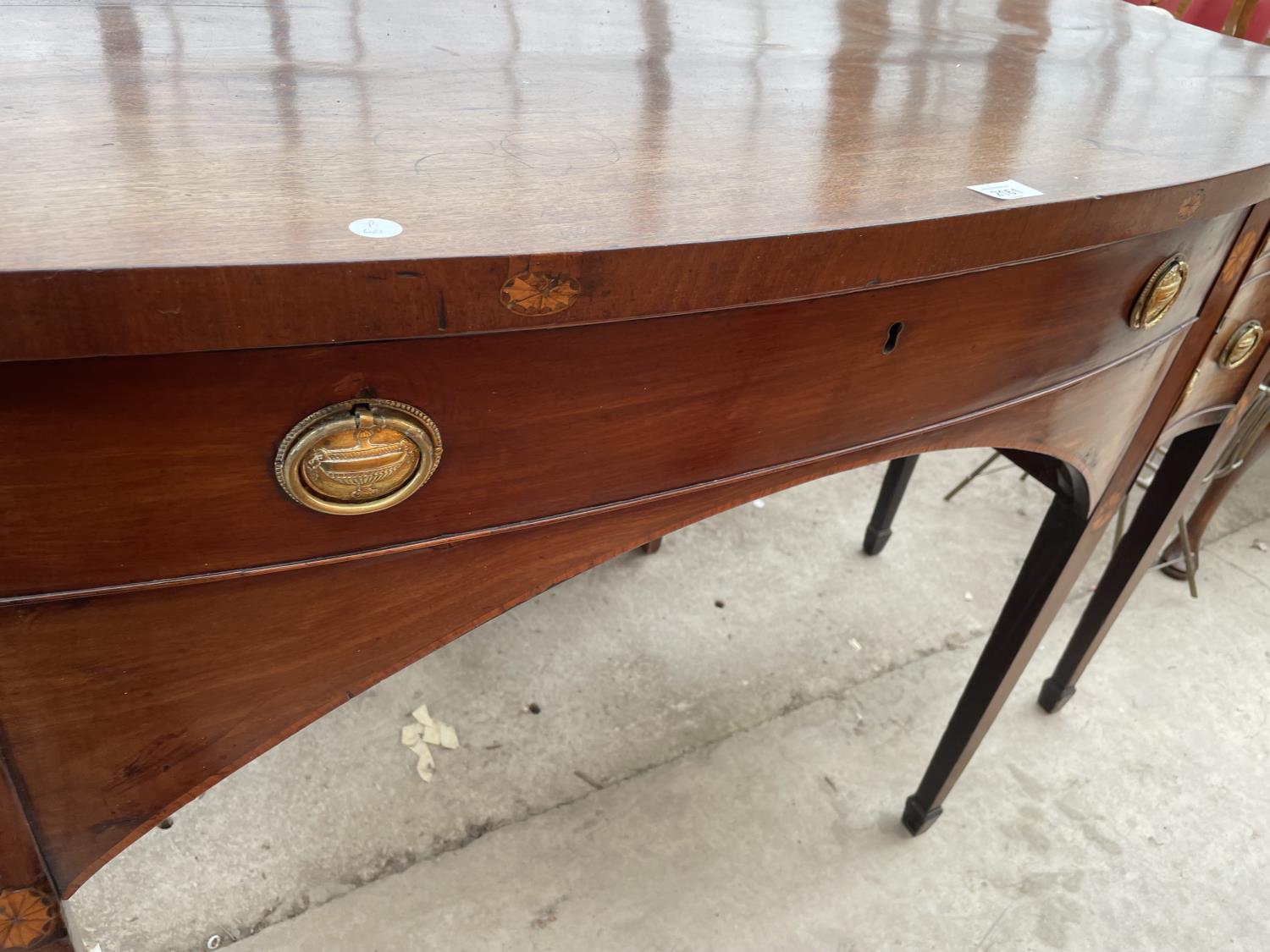 A 19TH CENTURY MAHOGANY AND INLAID SIDEBOARD ENCLOSING FOUR DRAWERS, ON TAPERED LEGS, WITH SPADE - Image 5 of 7