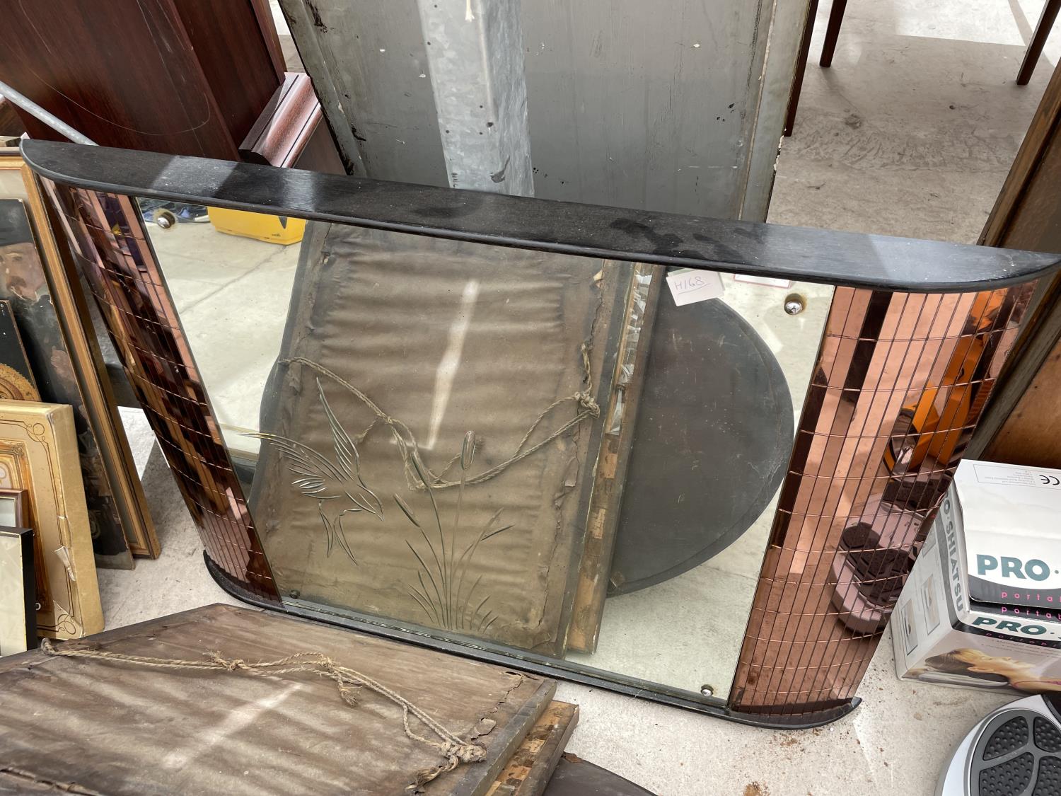 AN ASSORTMENT OF FRAMED MIRRORS - Image 9 of 10