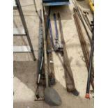 AN ASSORTMENT OF TOOLS TO INCLUDE A PIPE BENDER, SASH CLAMPS ETC