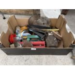 AN ASSORTMENT OF TOOLS TO INCLUDE CUTTING DISCS AND HINGES ETC
