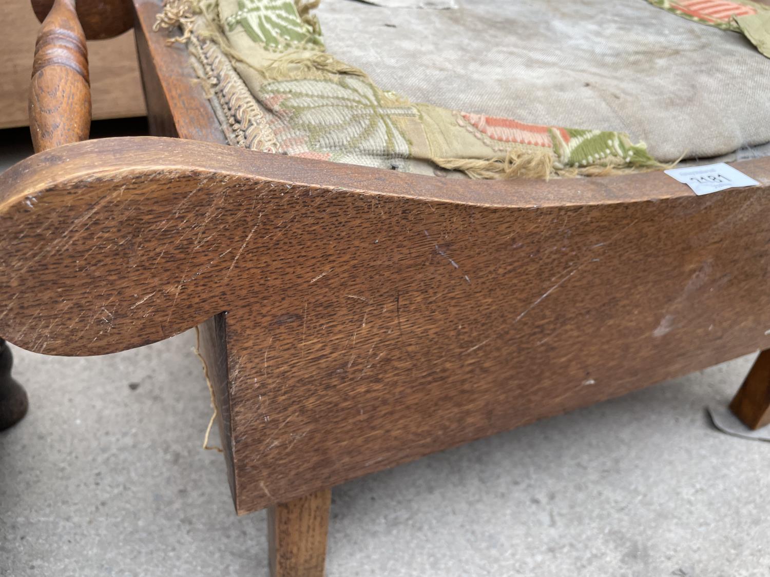 A LOW OAK FRAMED STOOL - Image 3 of 3