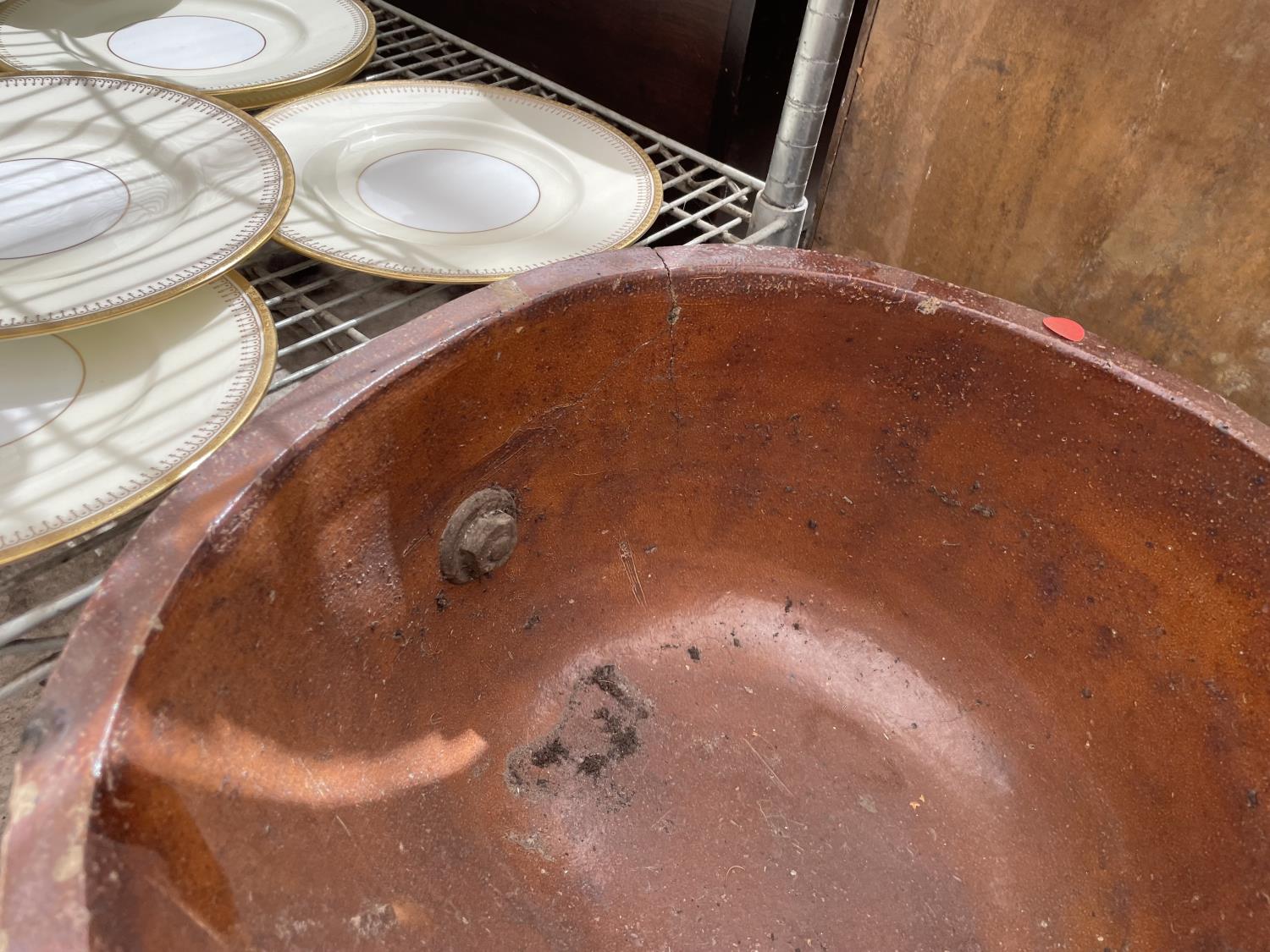 A BROWN SALT GLAZED TROUGH - Image 4 of 4