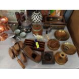 AN ASSORTMENT OF ITEMS TO INCLUDE COPPER BOWLS, A GLASS DOMED TABLE LAMP AND A SMALL CERAMIC TEAPOT,