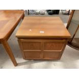 A RETRO TEAK PARKER KNOLL LOW CABINET WITH SINGLE PANELLED DOOR, 20.5" WIDE