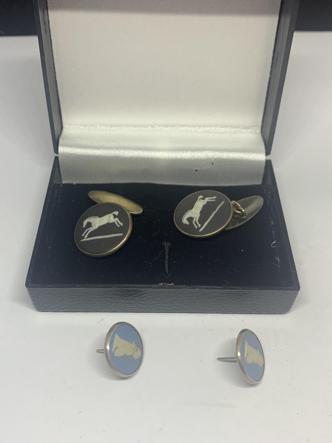 A PAIR OF SILVER WEDGWOOD BLACK CUFFLINKS WITH HORSE DESIGN AND A PAIR OF BLUE EARRINGS (ONE A/F) IN