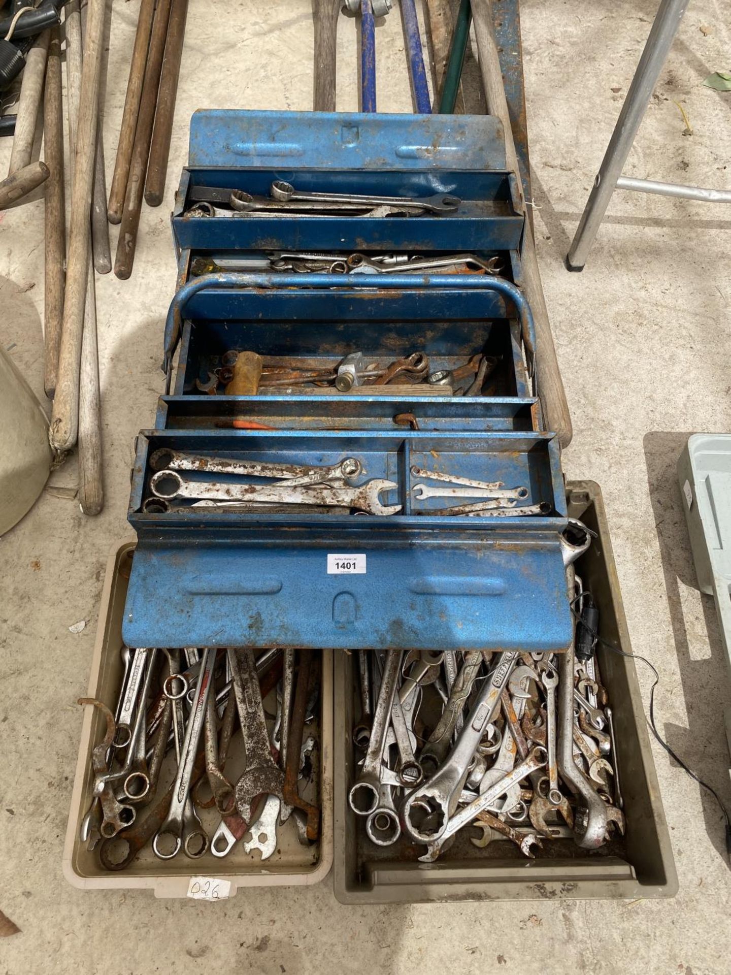 A LARGE QUANTITY OF ASSORTED SPANNERS
