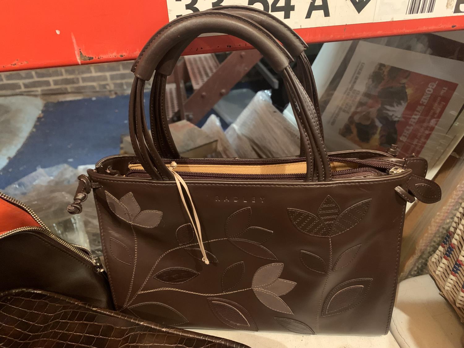 A BROWN RADLEY HANDBAG AND A SELECTION OF OTHER HANDBAGS AND TOTE BAGS - Image 2 of 5