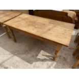 A VICTORIAN STYLE PINE KITCHEN TABLE ON TURNED LEGS, 72X35"