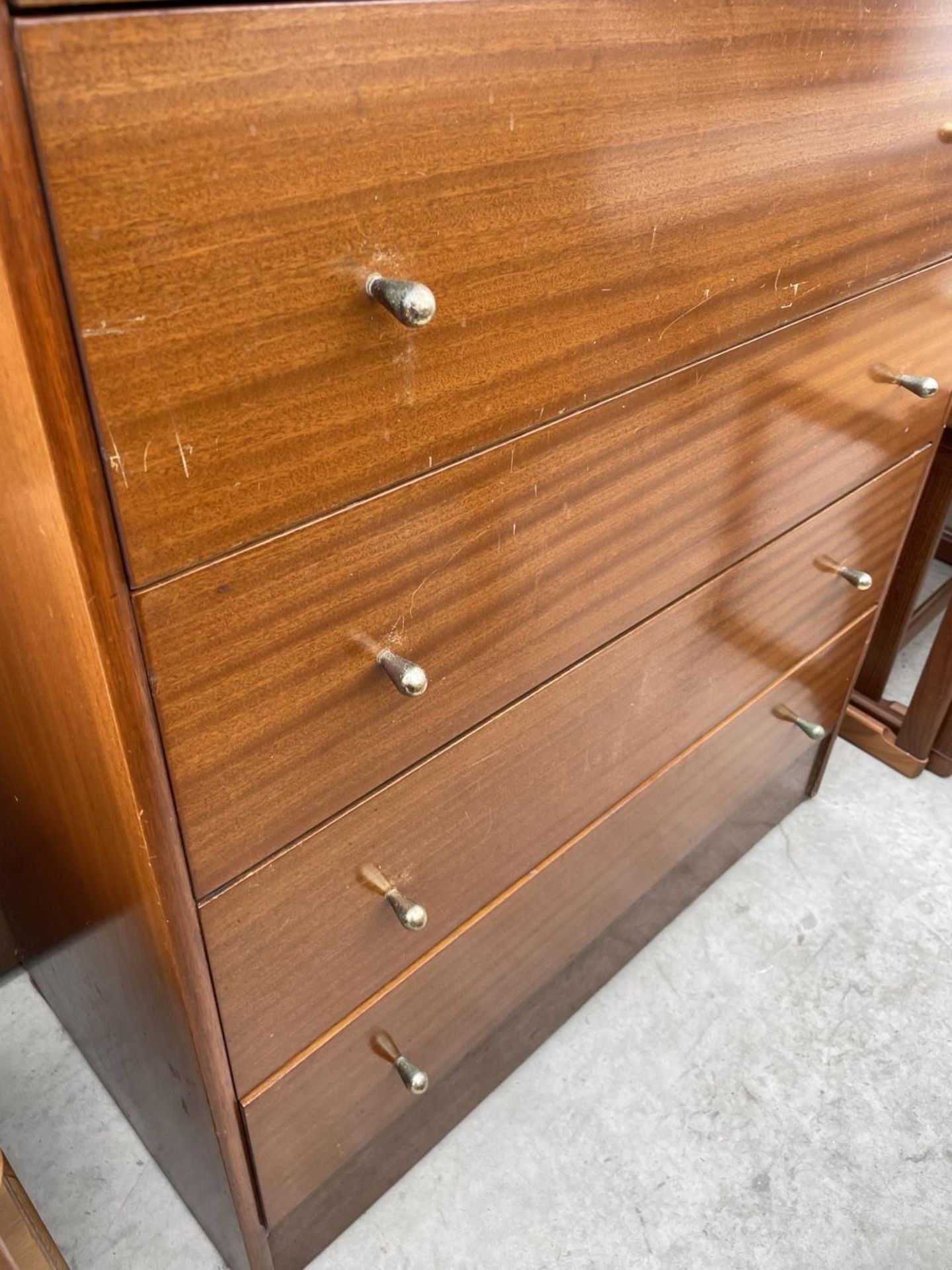 A RETRO TEAK AUSTINSUITE CHEST OF FIVE DRAWERS, 32" WIDE - Image 3 of 4