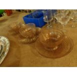 THREE VENETIAN GLASS FINGER BOWLS AND SEVEN PLATES IN A GOLD SWIRL PATTERN WITH PONTIL MARKS