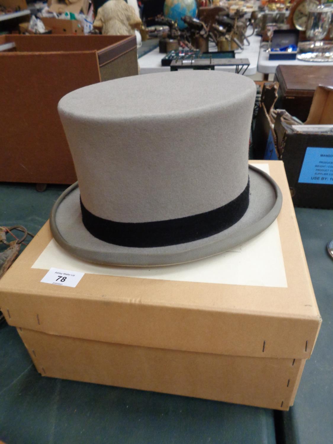 A HERBERT JOHNSON GREY TOP HAT WITH ORIGINAL BOX - Image 2 of 4