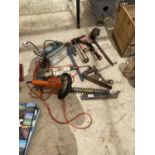 AN ASSORTMENT OF TOOLS TO INCLUDE DRILLS, WOOD PLANES AND A BRACE DRILL ETC