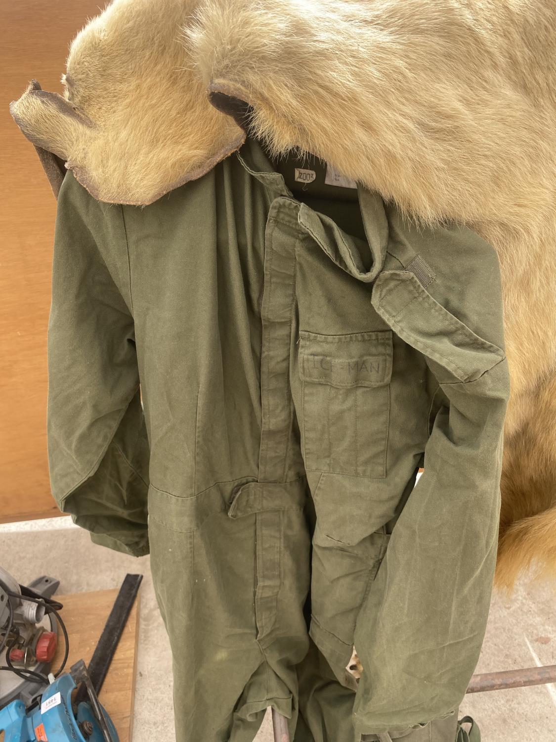 A GREEN OVERALL AND AN ASSORTMENT OF BAGS - Image 4 of 4