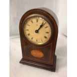 AN INLAID MAHOGANY MANTLE CLOCK