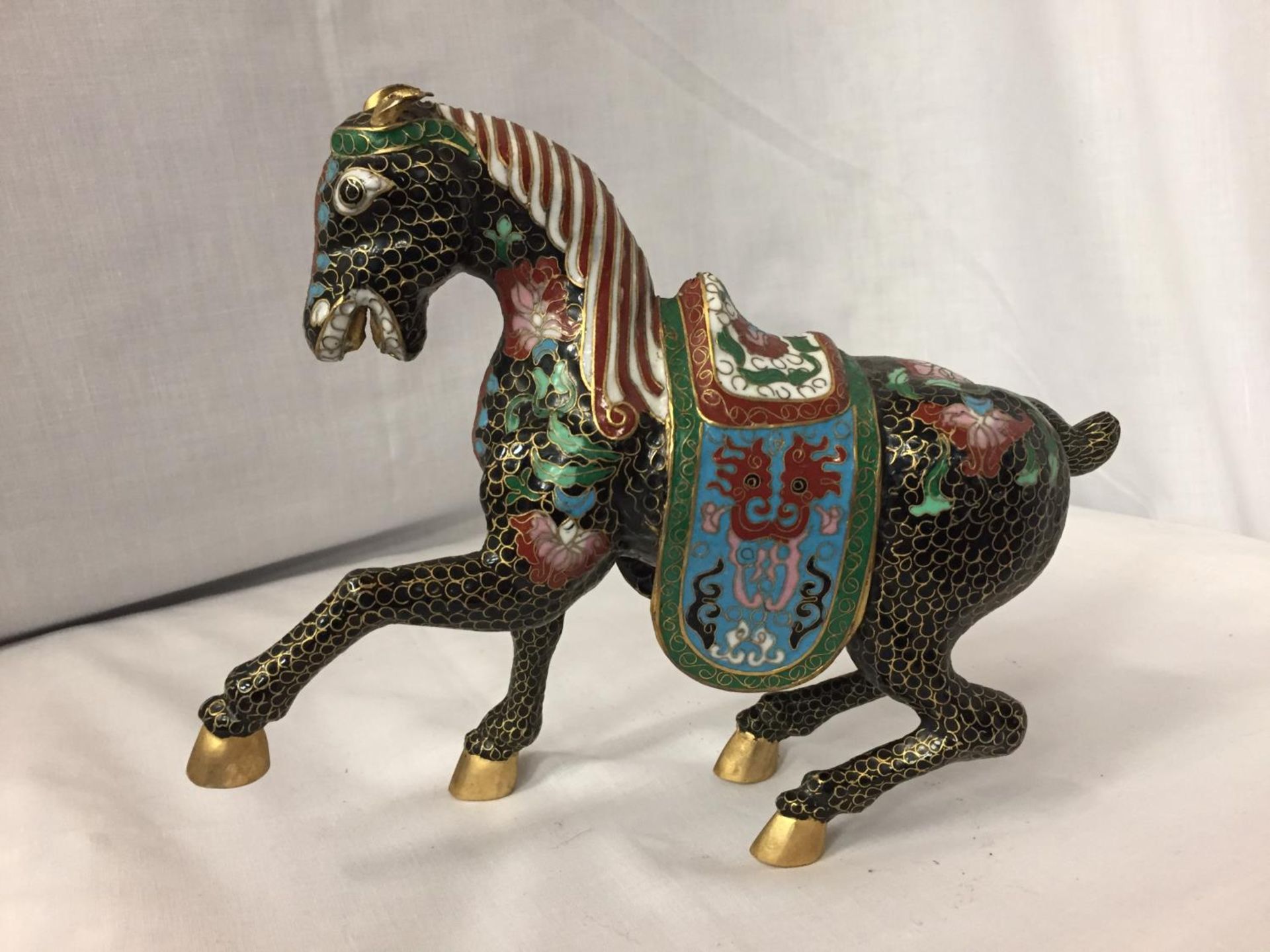 A CHINESE BRONZE CLOISONNE ENAMEL AND GILT HORSE - Image 2 of 4