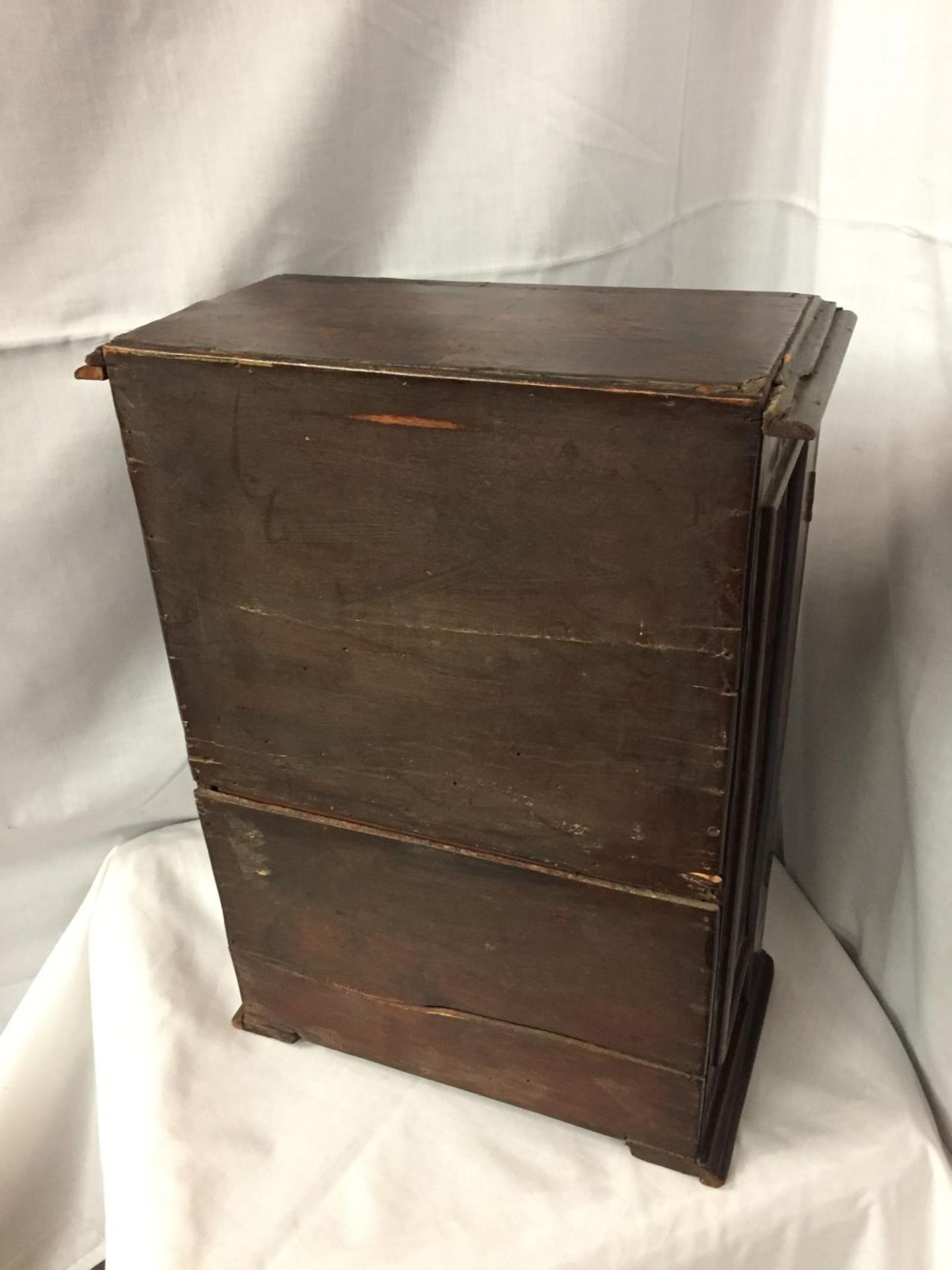 A WALNUT MINATURE CABINET TO INCORPORATE SEVEN DRAWERS 44CM HIGH POSSIBLY A WATCH MAKERS CABINET - Image 5 of 5