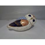 A ROYAL CROWN DERBY OWL PAPERWEIGHT