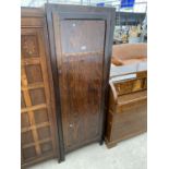 AN EARLY 20TH CENTURY OAK CUPBOARD, 26" WIDE