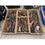 A LARGE QUANTITY OF HAND TOOLS TO INCLUDE SCREW DRIVERS, CHISELS AND HAMMERS ETC