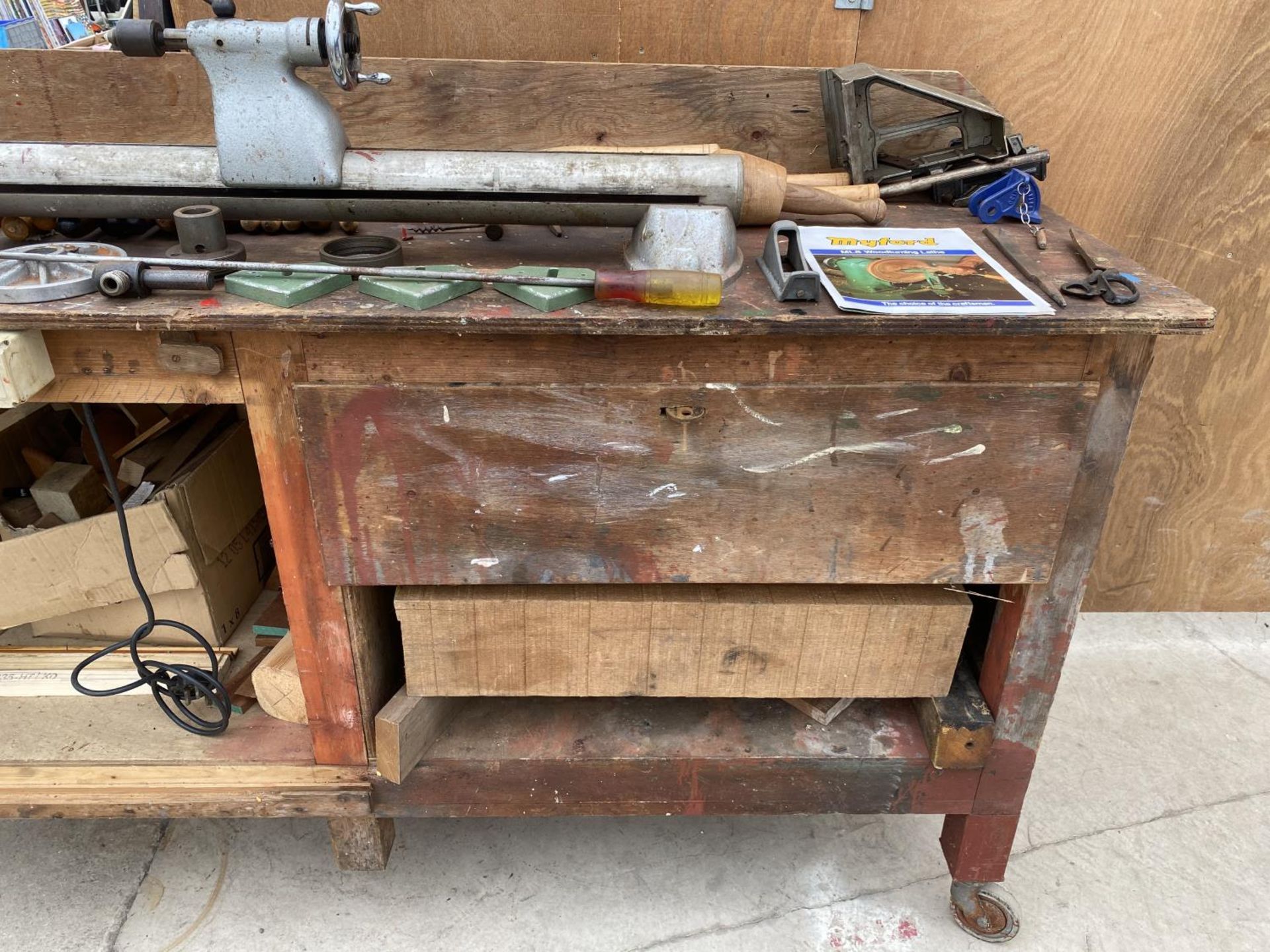 A MYFORD ML8 WOODTURNING LATHE WITH LARGE MOTOR, A LARGE ASSORTMENT OF WOOD TURNING CHISELS AND - Image 6 of 13