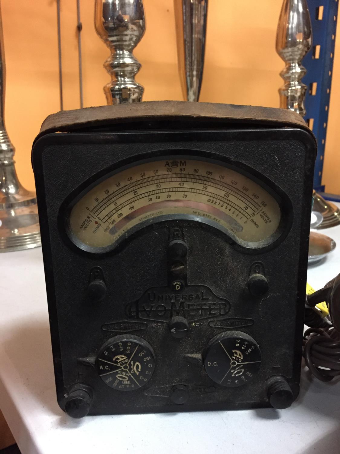 AN AVOMETER MODEL D AIR MINISTRY TEST METER TOGETHER WITH VINTAGE ROTARY TELEPHONE - Image 3 of 5