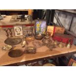 A SELECTION OF BRASS ITEMS, A QUARTZ CARRIAGE CLOCK AND VINTAGE TINS