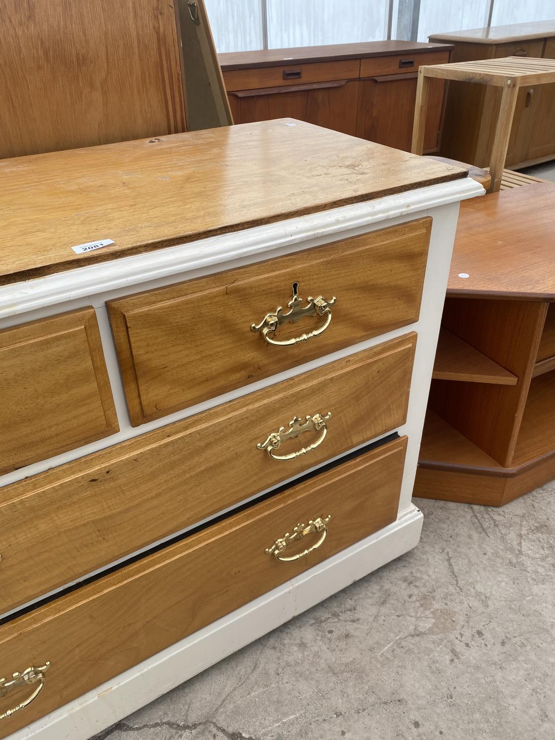 A SATINWOOD AND PAINTED CHEST OF TWO SHORT AND TWO LONG DRAWERS WITH BRASS HANDLES, 40.5" WIDE - Image 3 of 5