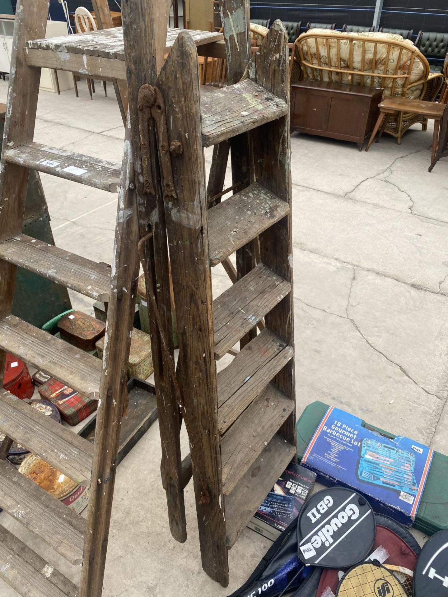 A VINTAGE SIX RUNG WOODEN STEP LADDER AND A FURTHER SIX RUNG WOODEN STEP LADDER - Image 2 of 4