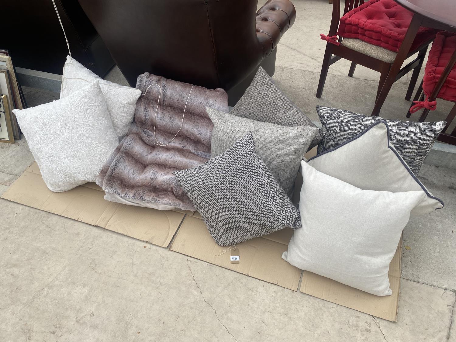 A LARGE QUANTITY OF SCATTER CUSHIONS