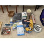 AN ASSORTMENT OF ITEMS TO INCLUDE DOMINOES, FIRE EXTINGUISHER AND MECCANO EYC