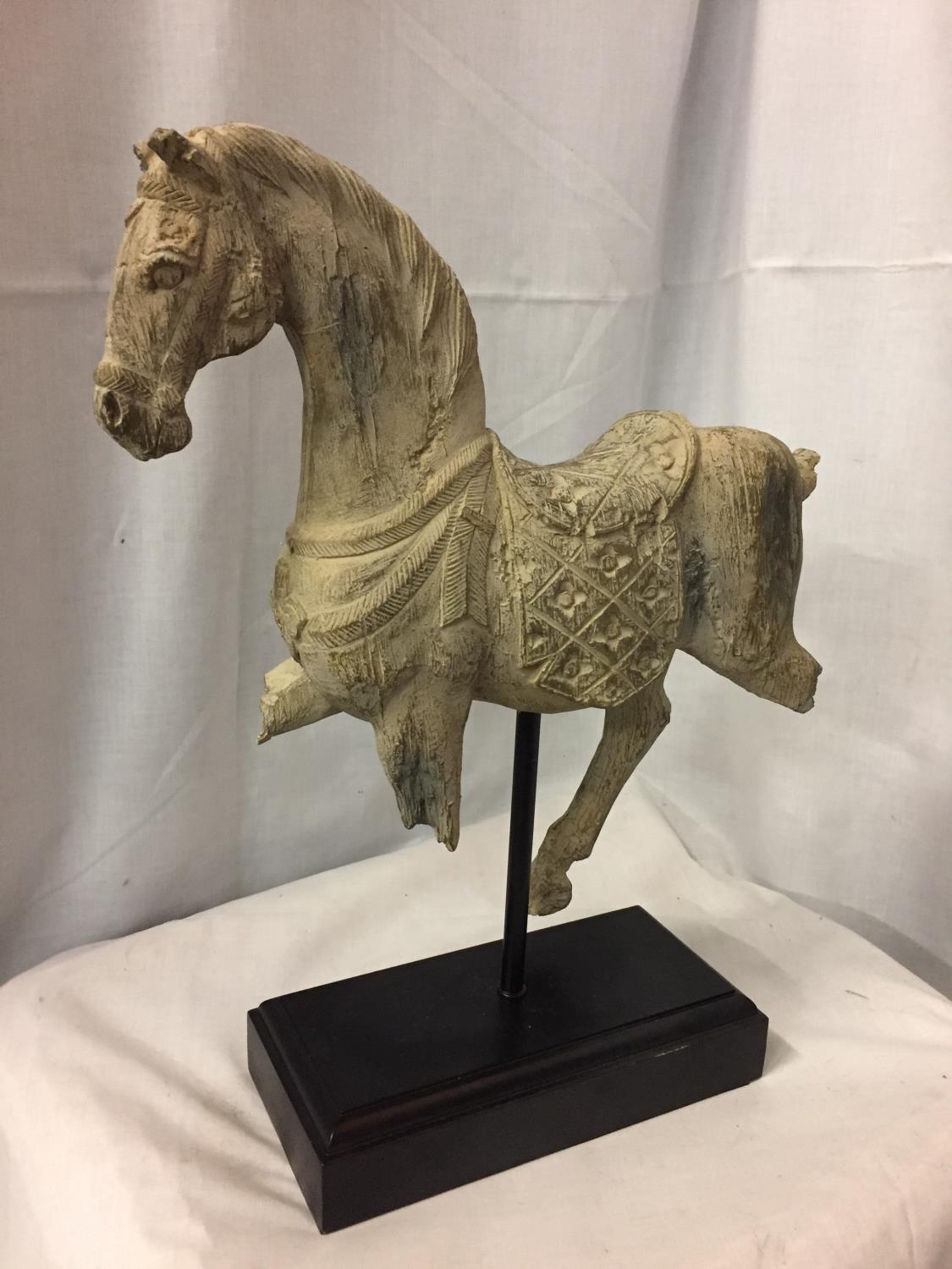 A WOODEN MODEL OF A CAROUSEL STYLE HORSE ON WOODEN PLINTH, H-46CM