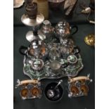 A SELECTION OF CHROME ITEMS TO INCLUDE A TEA SET, EGG CUPS AND A COCKTAIL SHAKER