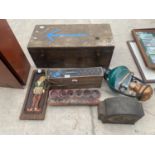 AN ASSORTMENT OF VINTAGE ITEMS TO INCLUDE A MANTLE CLOCK, AN OIL LAMP AND A VINTAGE WOODEN CHEST ETC