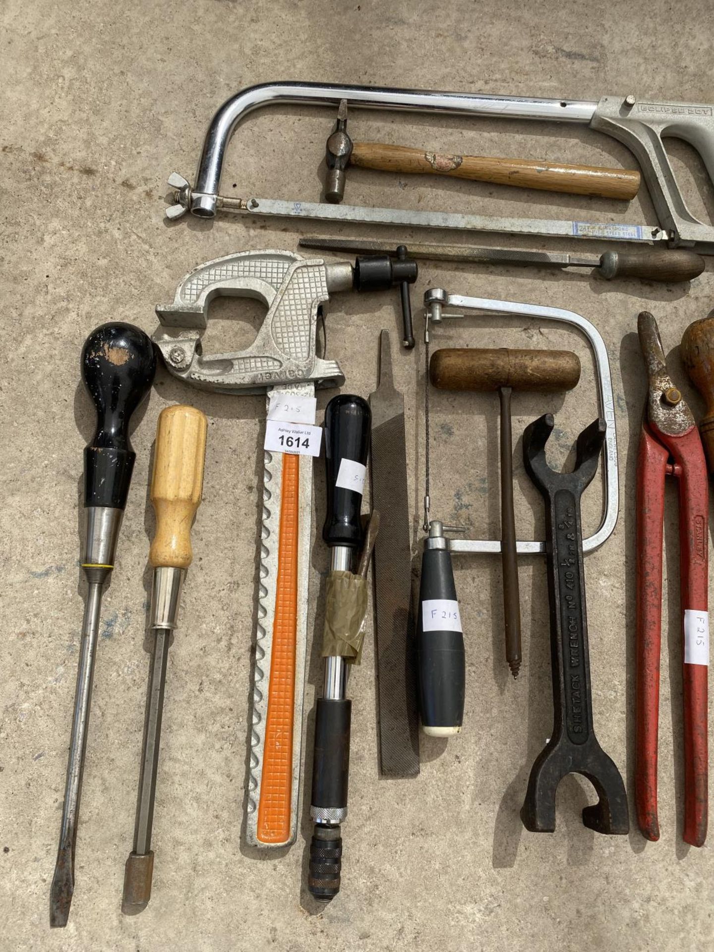 VARIOUS TOOLS - SCREWDRIVERS, CLAMPS ETC - Image 2 of 3