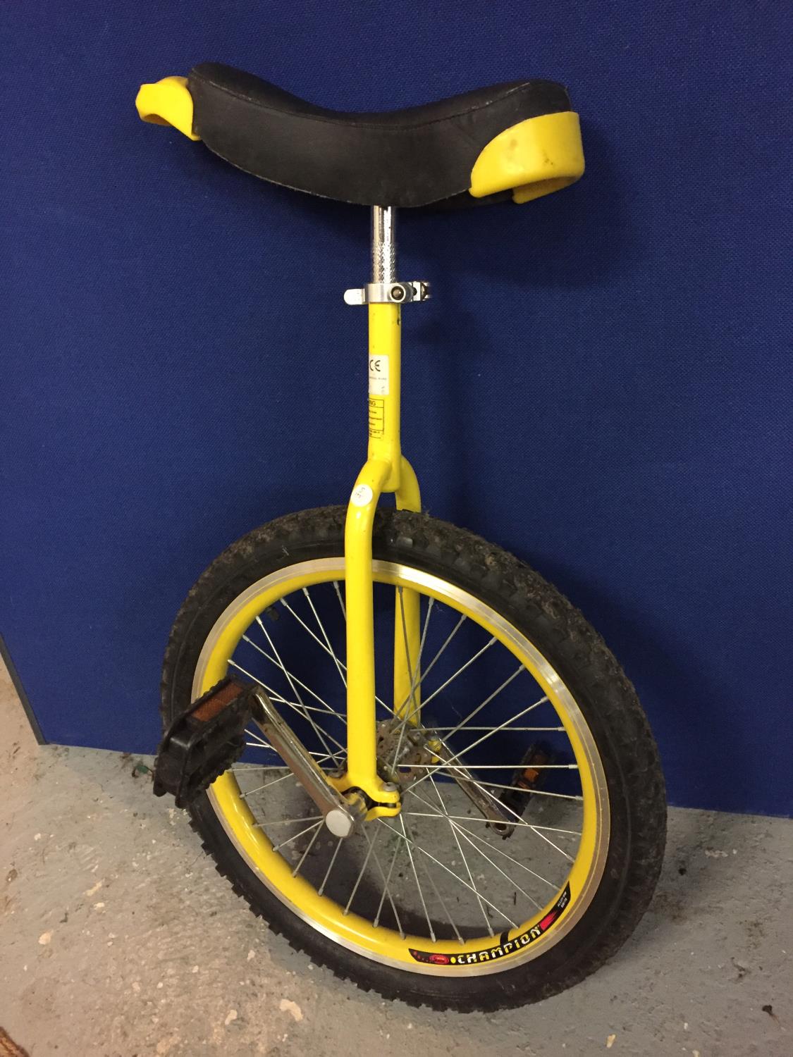 A CHAMPION UNICYCLE 20X2.125 ALLOY RIM - Image 2 of 5