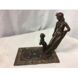 A COLD PAINTED BRONZE OF A NUDE LADY WITH HER LEOPARD (A/F NEEDS A SCREW ON LADIES FOOT) L: 16CM
