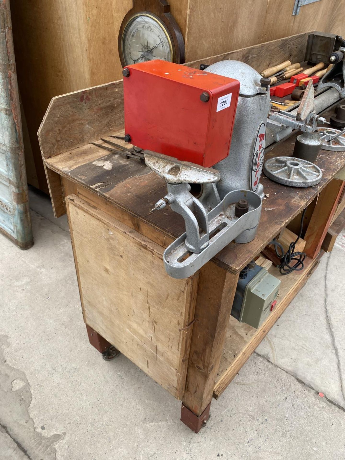 A MYFORD ML8 WOODTURNING LATHE WITH LARGE MOTOR, A LARGE ASSORTMENT OF WOOD TURNING CHISELS AND - Image 3 of 13