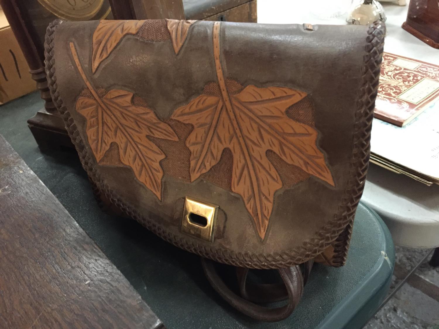 A WOODEN CLOCK, A BOX OF FLATWARE AND A SMALL LEATHER BAG WITH LEAF DESIGN - Image 3 of 6