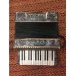 A FRANCESCO MODELLO ACCORDION