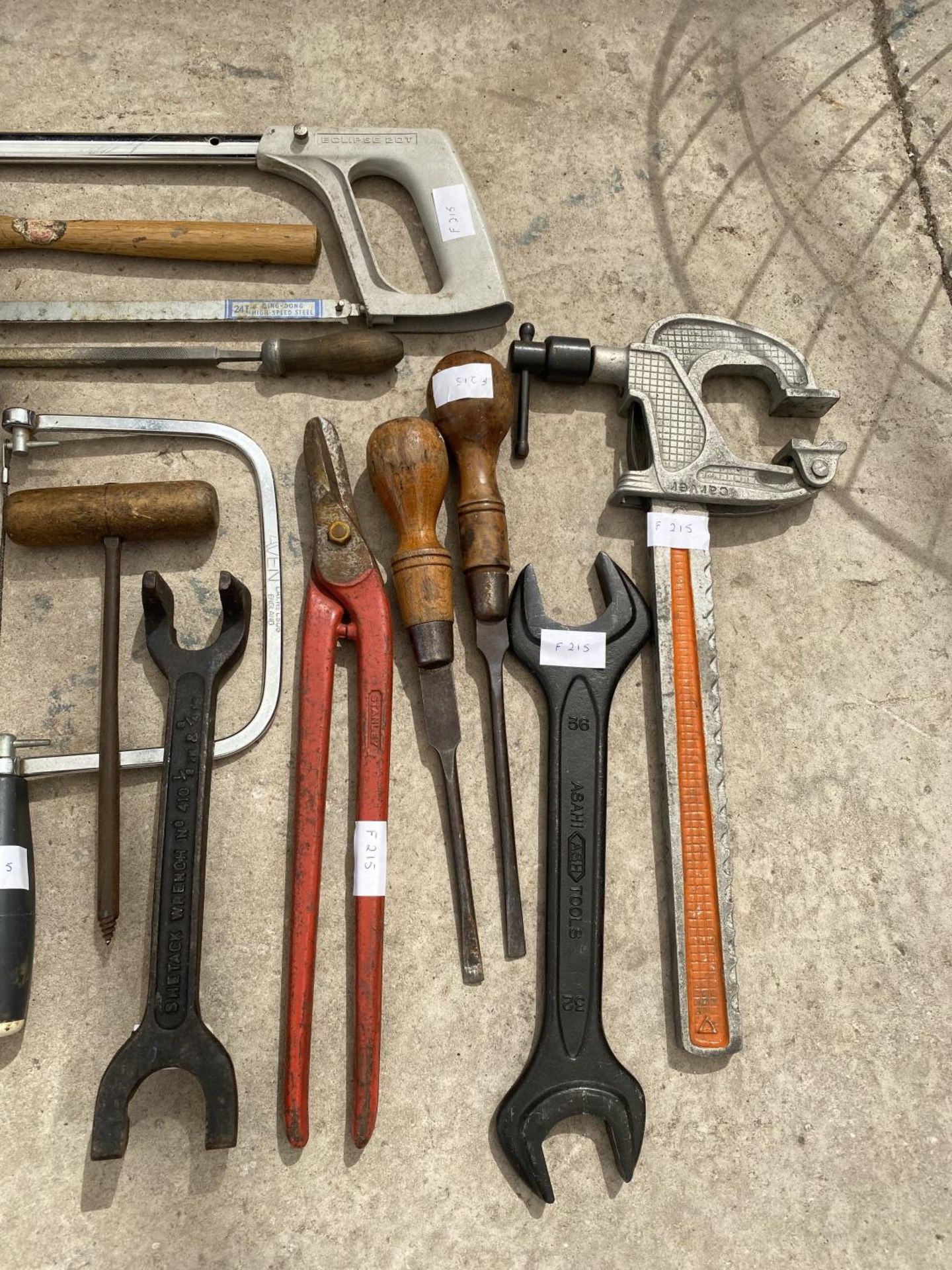 VARIOUS TOOLS - SCREWDRIVERS, CLAMPS ETC - Image 3 of 3