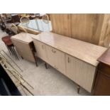 A MID 20TH CENTURY CREAMY WALNUT EFFECT DINING ROOM SUITE COMPRISING SIDEBOARD/COCKTAIL UNIT