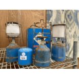 AN ASSORTMENT OF GAS CAMPING LIGHTS AND BURNERS